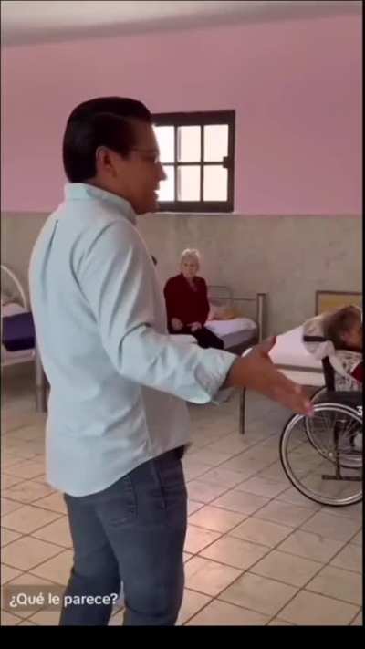 Ahorita la andaba yo buscando