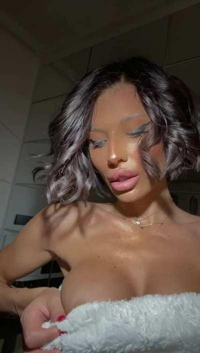 The Queen is back😎