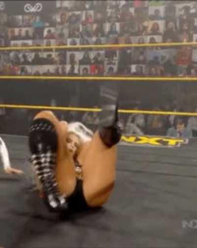 Thick Toni jiggling 🍑