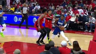 [Highlight] Anthony Edwards contorts and throws it HIGH off the glass for an incredible finish!