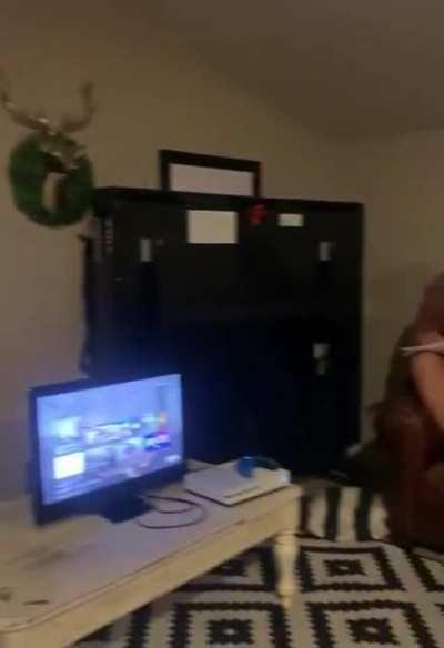 [VIDEO] Guys being dudes, preparing for the clan war