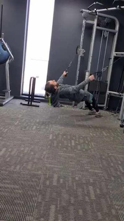 Is this the secret to how Derek got huge delts?