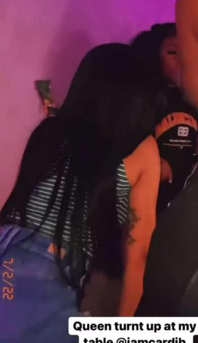 Cardi B Twerking 🤯