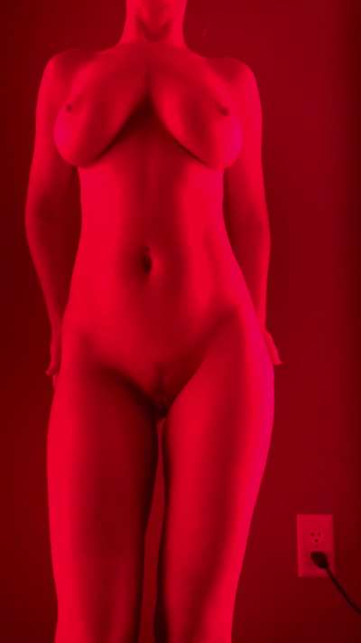 Having all kinds dirty thoughts about you being in this red light room with me