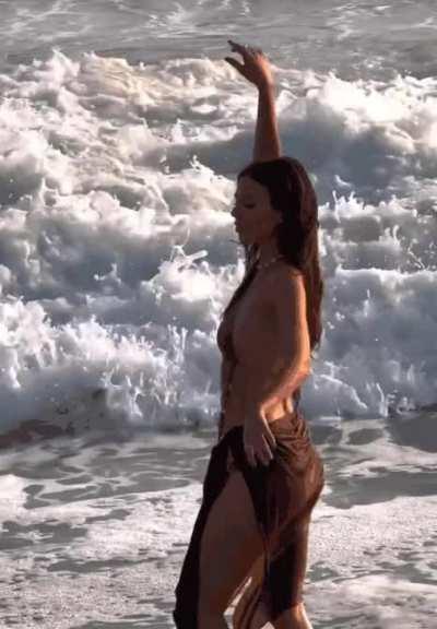 Victoria justice Wonderful Body