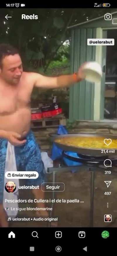 To add water to the paella