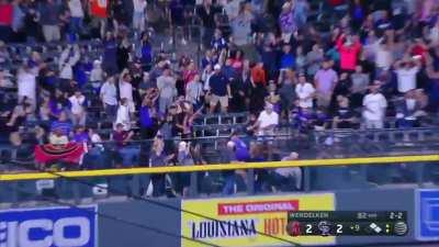 [Highlight] Elias Diaz after a terrific at bat walks it off for the Rockies