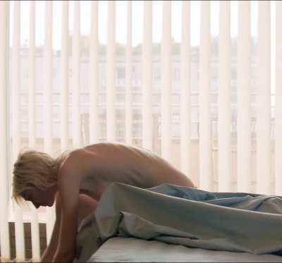 Elizabeth Debicki, tall blonde and beautiful