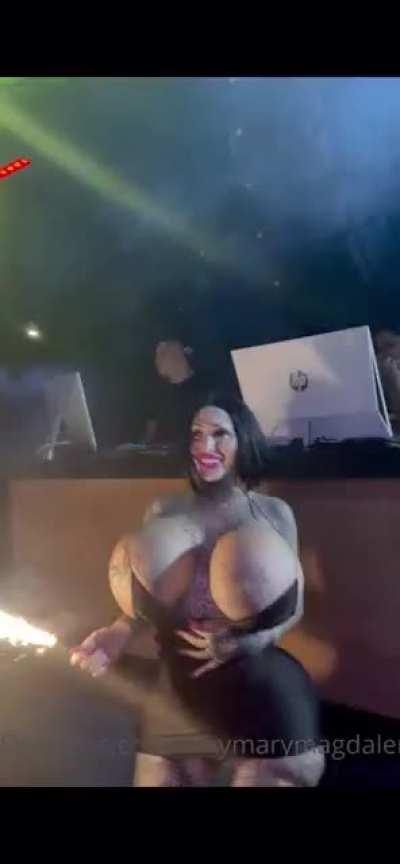 Xomarym tits out party