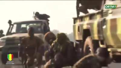 Malian soldiers repel a JNIM road ambush in central Mali with CAS assistance. August 26 2025.