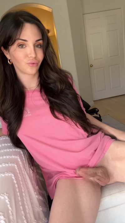 Write 1 if you'd ride it, 2 if you'd suck it, 3 if you'd fuck me... (every answer gets a surprise 😉) 