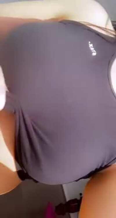 Huge perky DDDs 🙊💕