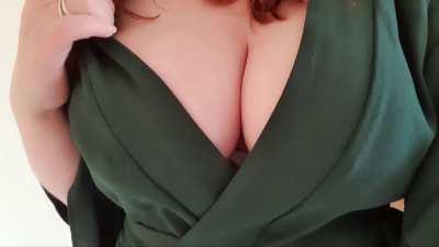 flashing at a wedding isn't rude, right? 😄