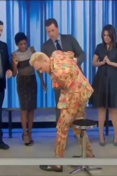 😱 I have phobia sitting these chairs now