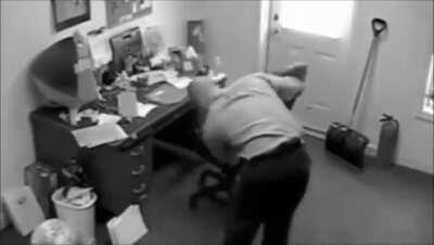 Guy Vs entire desk and chair