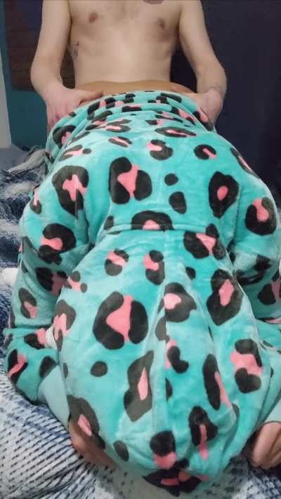 All new subscribers to my exclusive Fleece page will recieve a free $20 NSFW video and all PPV videos on my page are currently buy 2 get 1 free