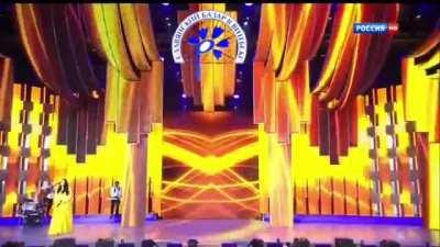 to fake playing an instrument