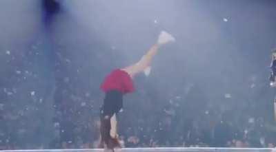 Jeongyeon cartwheel