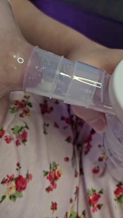 Breast pumping my nipple😋milky machine🥛
