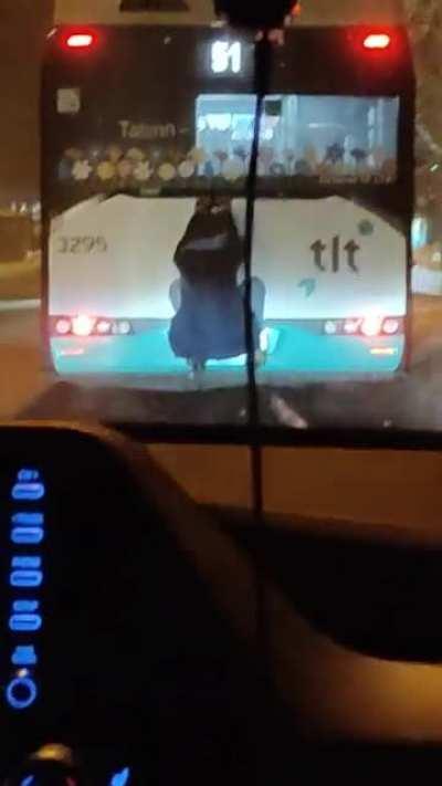 Chillan lasnal ja siuke vana vahib vastu