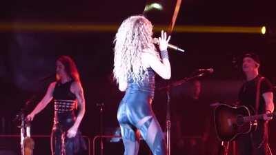 Shakira booty jiggle