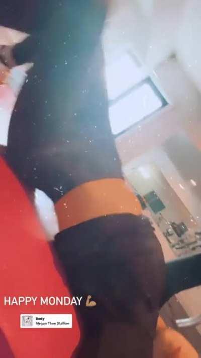 Happy Monday from Hailee