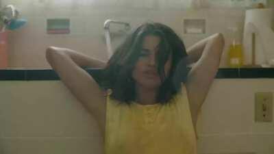 Selena Gomez having an orgasm while you eat her out