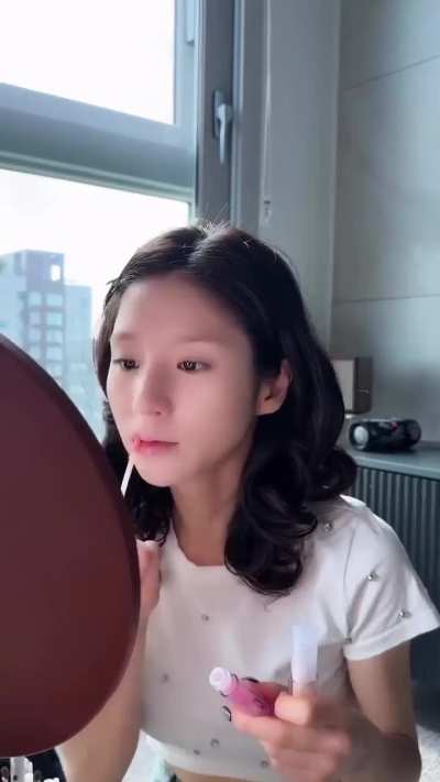 251115 HeeJin Instagram Update