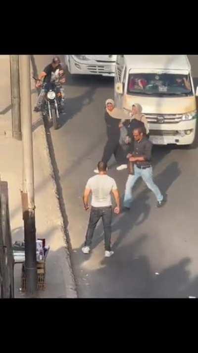 My man beefing with the bus 🚌