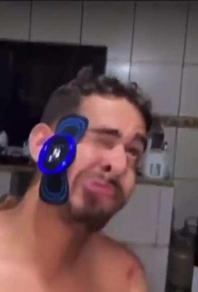 Why not put a vibromassager on your face for abs