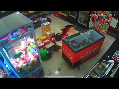 [LFO] A Robber Accidentally Shoots Himself in the Neck