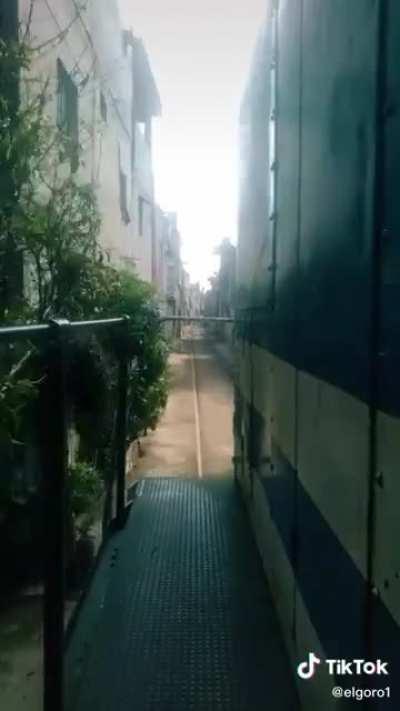 Cruzando la Villa 21-24, Barracas CABA