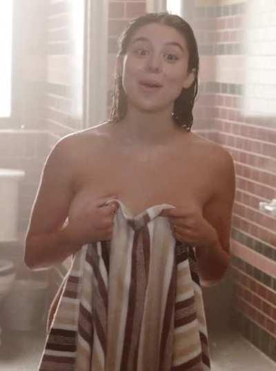 Kira Kosarin is the hottest Nick star I've ever seen