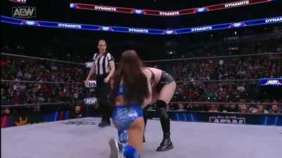 On AEW Dynamite: Saraya vs Skye Blue