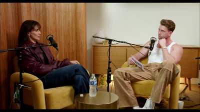 Hilaria on the Boyfriend Material podcast. She has nannies, 7 kids, 3 guncles, she works, she eats! Such an all around grifter and fame digger.