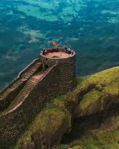 Jai Bhavani! Jai Shivaji! (Rajgad fort,pune)