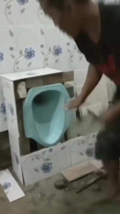 How do toilet works?