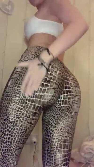 Clapping those cheeks