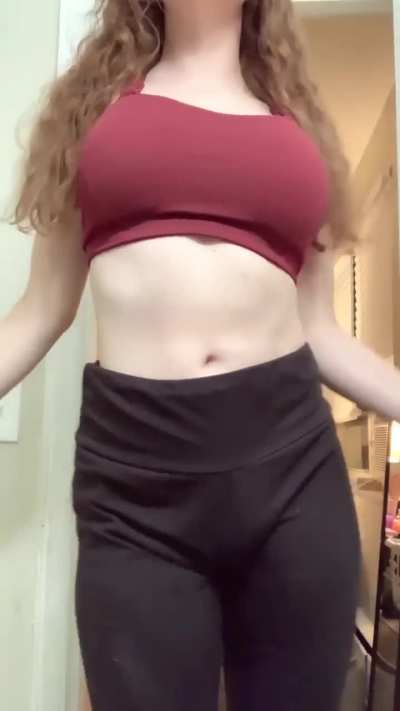 What’s your favorite part of my body 🍑 let’s chat 💞 just check the comments for a 🥵 link 👇 