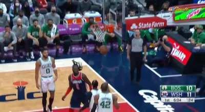 [Highlight] Harrell loses his headband and Schroder