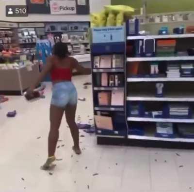 Woman trashes store because she lost her id