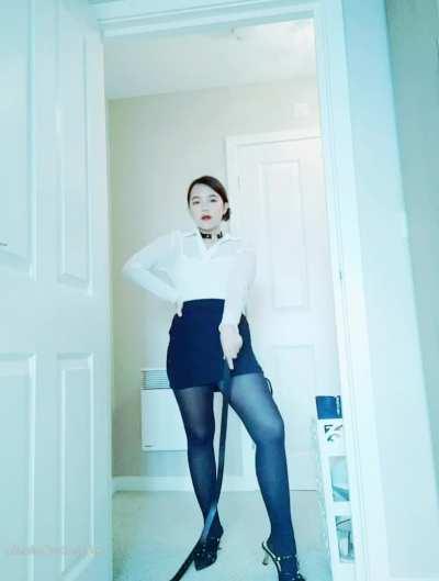 Naughty boys need to be punished by eating my pussy 😏