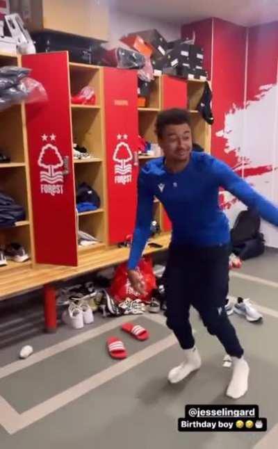 Jesse Lingard English football player getting lit to FlatBed Freestyle