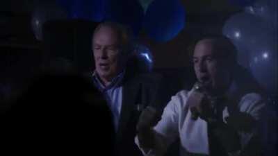 Wow what a beautiful voice 🥺🥺