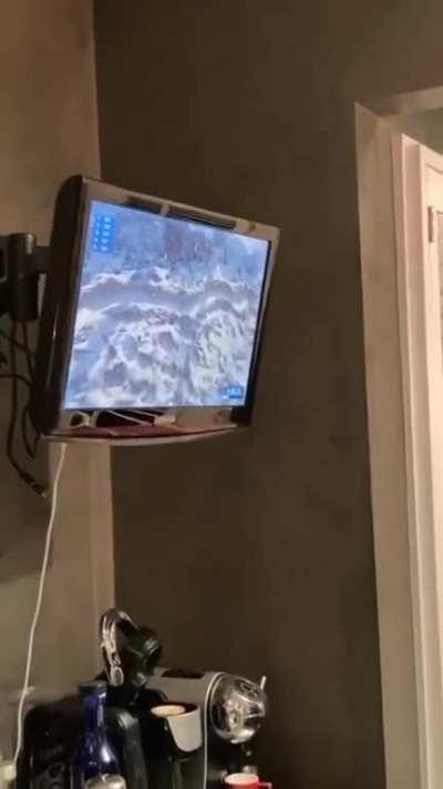 Me and the homies just chillin to some classic shit