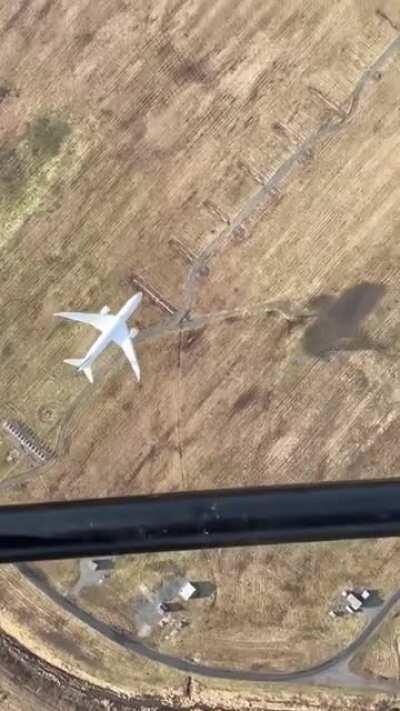 787 Landing at Washington Dulles (@diecastryan)