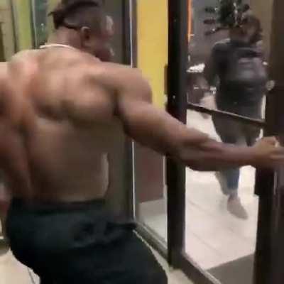 Going back to fight Belmod after turning on airplane mode