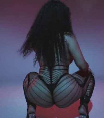 Look At That Booty Bounce