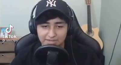 Late copiándole a Cristian