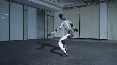G1 humanoid robots learned kung fu